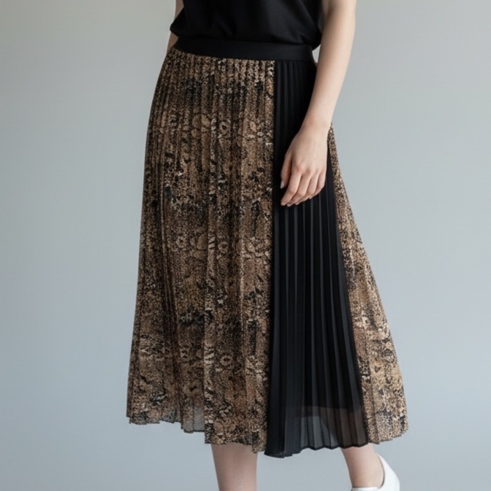 Bob Mackie Animal Print Pleated Skirt with Side Black Panel Medium